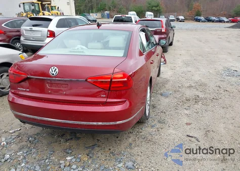 2016 Volkswagen Passat 1.8T Se z USA, uszkodzony, nr VIN 1VWBS7A30GC061648